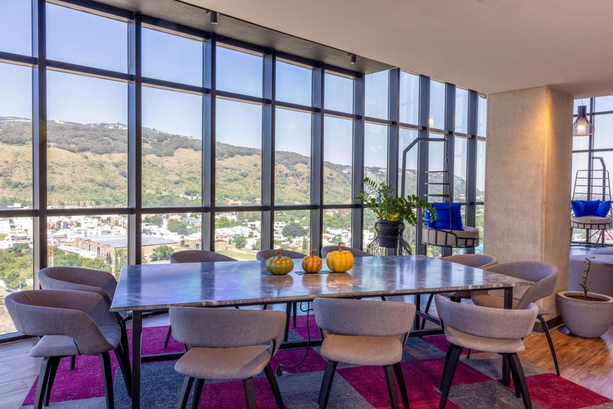 Aloft Guadalajara Sur Hotel Santa Anita  Bagian luar foto