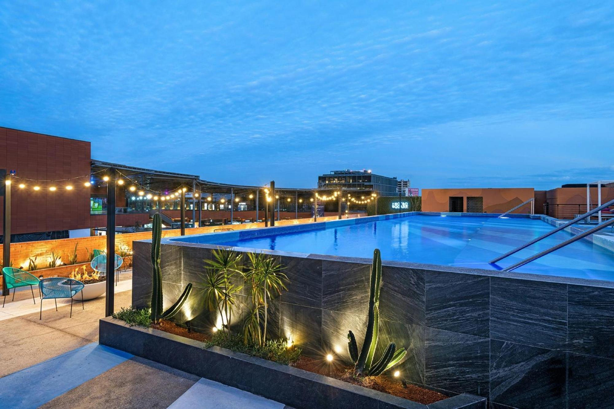 Aloft Guadalajara Sur Hotel Santa Anita  Bagian luar foto