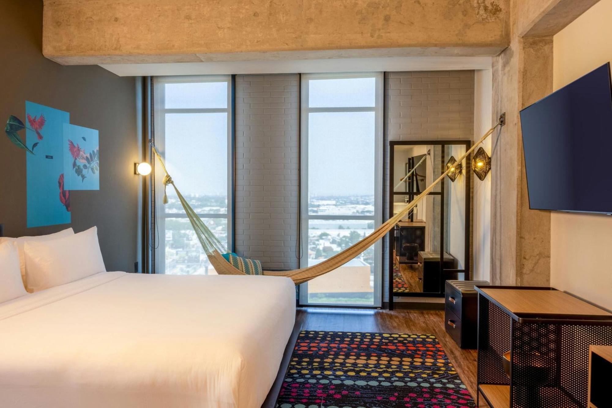 Aloft Guadalajara Sur Hotel Santa Anita  Bagian luar foto