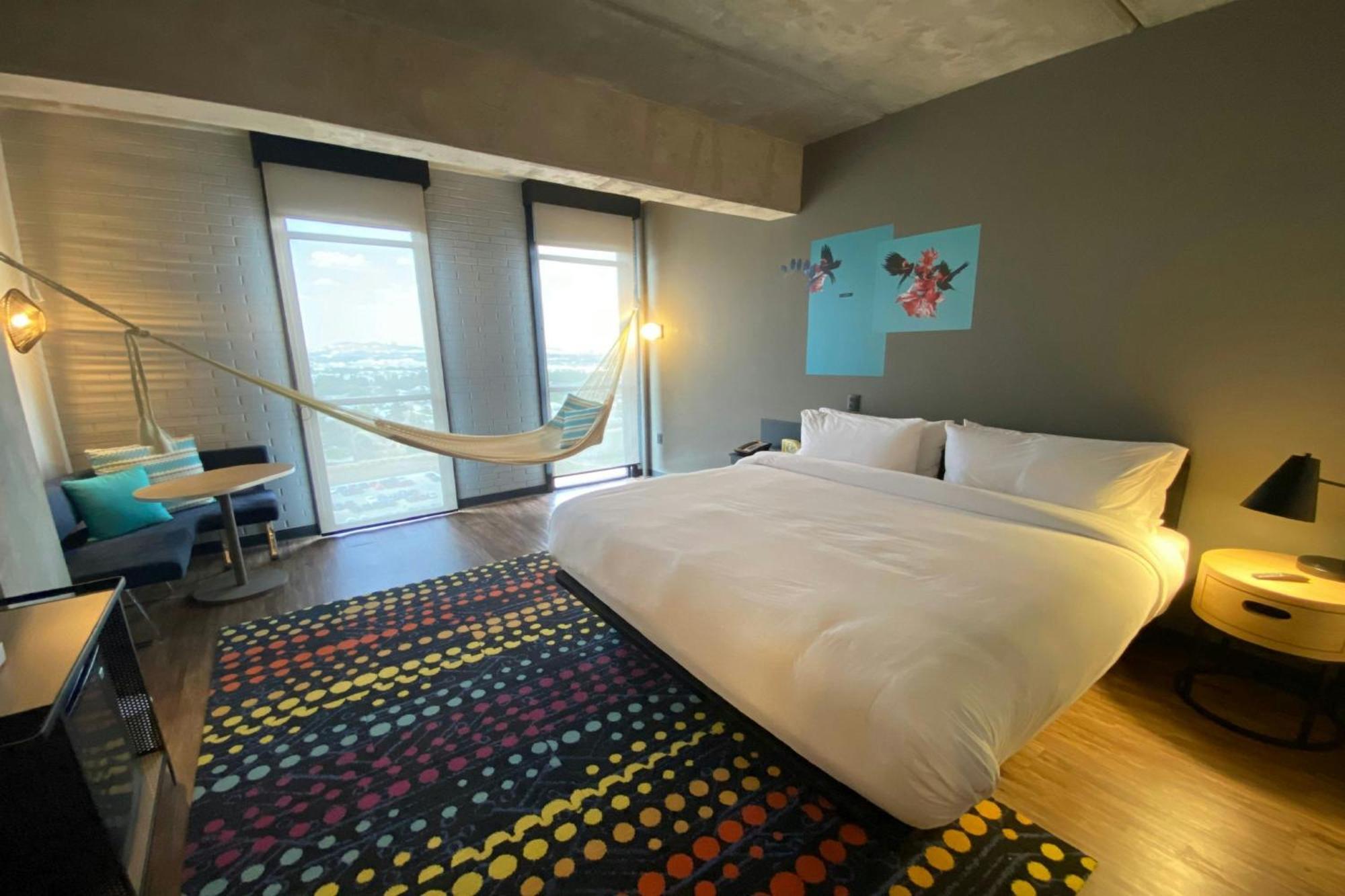 Aloft Guadalajara Sur Hotel Santa Anita  Bagian luar foto